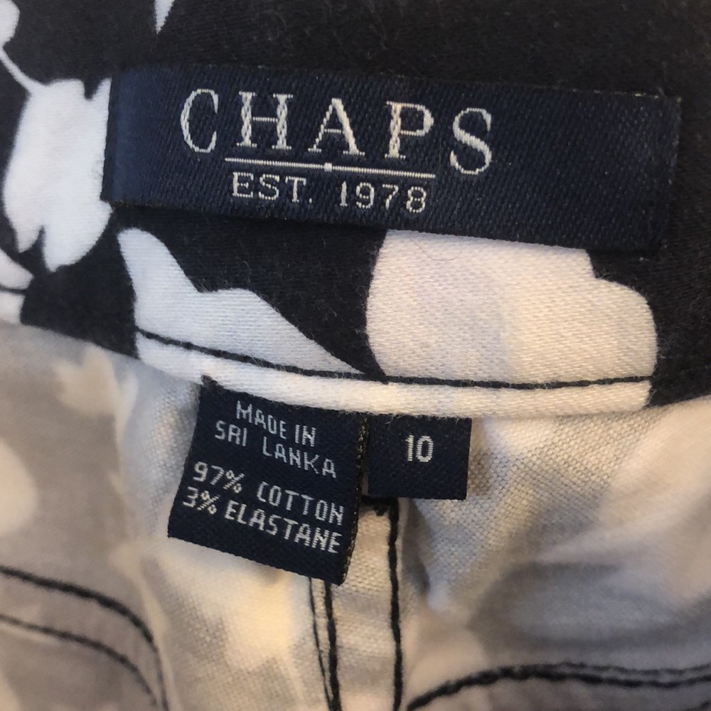 Chaps capris sz 10 - Picture 3 of 4
